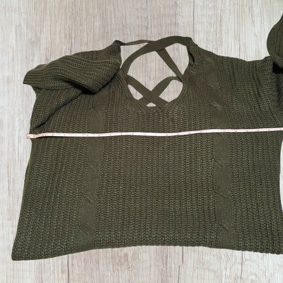 Extra Long V-Neck Sweater XL Stiletto Long Sleeves Olive Green Open Back - Picture 9 of 9